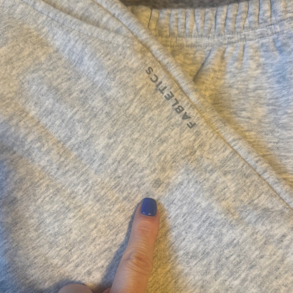 Fabletics || Go-To Fleece Joggers (M) - Picture 7 of 8
